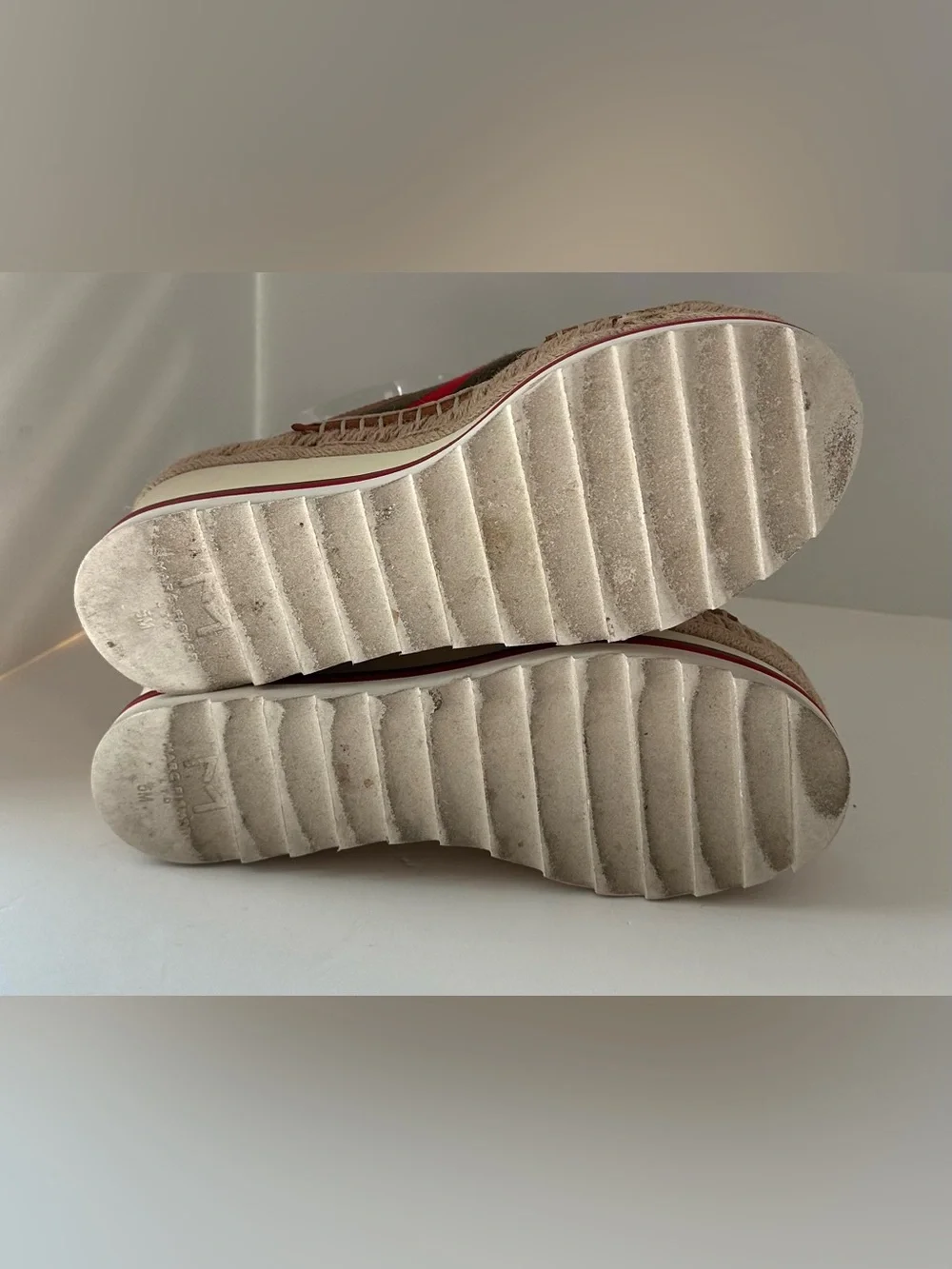 Marc Fisher Glenna green and Red Platform Espadrille Sandals size 5